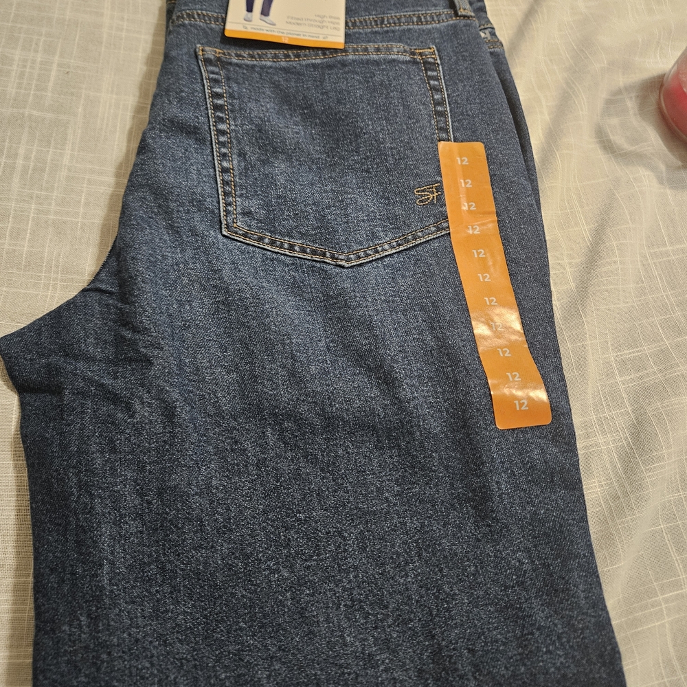 Seven7 Women's Dark Blue Straight Leg Jeans Inseam 28 NWT